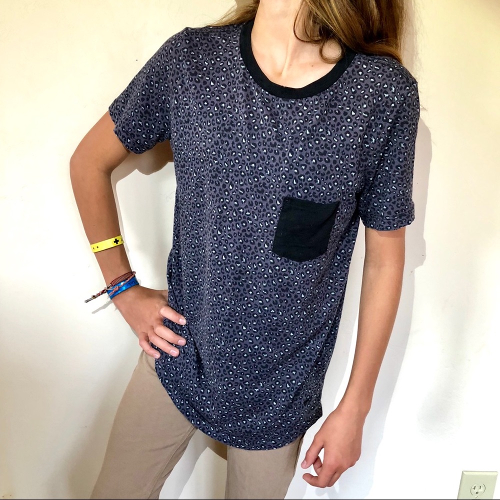 🔴Cheetah Print VS PINK shirt